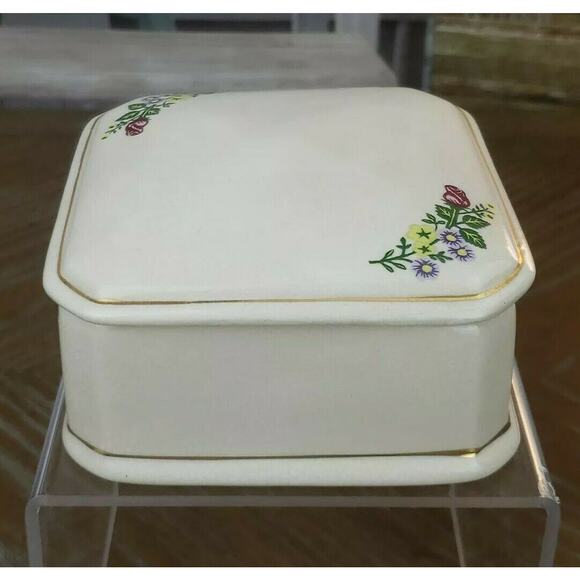 Paul Sebastian PS 1998 Limited Edition White and Gold Trimmed Trinket Box Roses - Picture 6 of 6